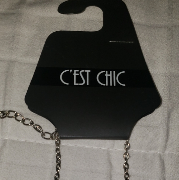 New C'est Chic Feathered Statement Necklace - Picture 3 of 7